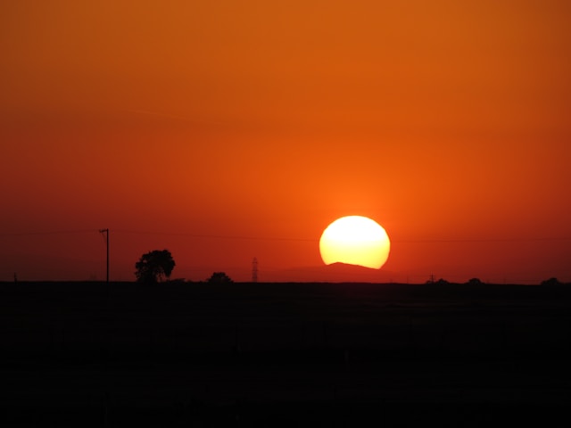 james-todd-qKkR3ZQsdFk-unsplash roseville california sunset